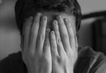 डिप्रेशन का कर रहे हैं सामना, तो भूल से भी ना करें यह गलतियां