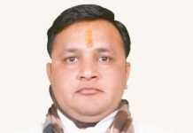 स्कूल और शिक्षा विभाग मिलकर गरीब और जरूरतमंद विद्यार्थियों को शिक्षा कर रहे है वंचित