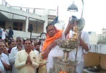 धर्मावल्बियों ने किए सभी जिनालयों में श्री जी के पंचामृत अभिषेक