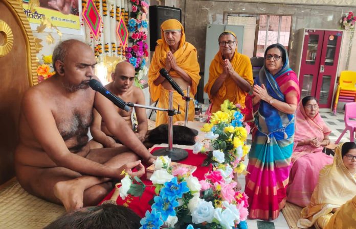 झुमरी तिलैया धर्मनाथ भगवान का मोक्ष निर्वाण कल्याणक महोत्सव जैन समाज ने धूमधाम से मनाया