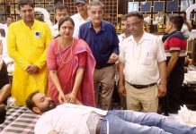 केमिस्ट एसो. द्वारा किया गया भव्य रक्तदान शिविर का आयोजन 110 यूनिट रक्त किया एकत्र, रक्तदाताओं भेंट किए पौधे केमिस्ट एसो. द्वारा किया गया भव्य रक्तदान शिविर का आयोजन