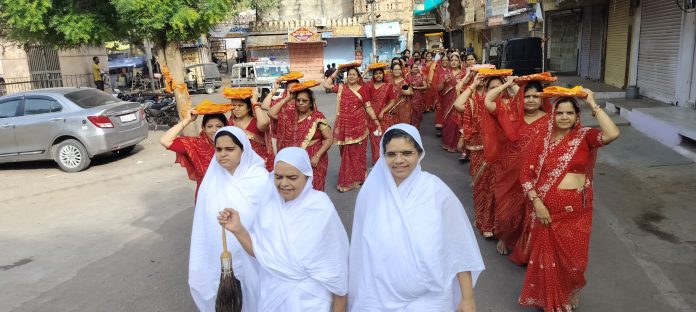 शिष्या गणिनी आर्यिका सत्यमति माता व आर्यिका हेमश्री माताजी के सानिध्य में श्रुत पंचमी पर्व बडे़ हर्षोल्लास के साथ मनाया गया