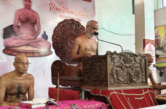 चोर चोरी से जाए, पर हेराफेरी से न जाए -आचार्य विनिश्चयसागर