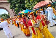 यात्रा के दौरान श्री महावीर जी में निकली श्री जी की पालकी शोभा यात्रा राजेश जैन दद्दू इंदौर