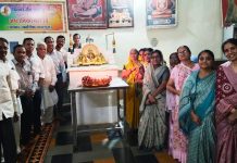 शरद पूर्णिमा पर डडूका में रात्रि में हुई भक्तामर दीप महार्चना , आचार्यश्री का अवतरण दिवस मनाया