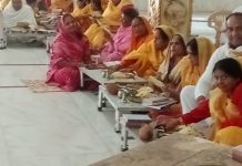 नेमीनाथ जैन मंदिर में जय जयकारों के साथ भगवान को विराजमान किया