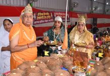 गणिनी आर्यिका 105 सरस्वती माताजी स संघ के पावन सानिध्य में दुर्गापुरा चंद्र प्रभ दिगम्बर जैन मंदिर में गणधर विलय विधान का हुआ भव्य आयोजन