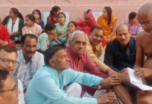 आचार्य विनिश्चय सागर जी महाराज संघ के मंगल प्रवेश नैनवा में होने पर भक्तों ने पलक पांवड़े अगवानी के लिए बिछाए