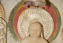 भव्य जिन मंदिर शिलान्यास समारोह एवं गुरु मां स्वस्तिभुषण माता जी का 30 वा दीक्षा जयन्ति महोत्सव की पत्रिका का विमोचन संपन्न