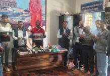 महावीर इंटरनेशनल गढ़ी परतापुर द्वारा वखतपूरा (अरथूना) उमावि में गुरुजनों को जीवन रक्षक टैबलेट कीट वितरित.