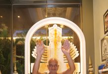 नकारात्मक सोच से ही मन दु:खी, परेशान, और हैरान रहता है..और सकारात्मक सोच से मन शान्त और चेहरा प्रसन्न बना रहता है..!