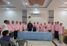 श्री पार्श्वनाथ दिगंबर जैन समाज समिति हीरा पथ के चुनाव मे आठवीं बार निर्विरोध चुने गये अध्यक्ष पद के लिए श्री धन कुमार जैन,एवं मंत्री पद के लिए श्री सुरेंद्र कुमार जैन