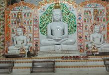 नेमिनाथ तीर्थ क्षेत्र के जैन मंदिर में रात को 7 ‘50000 के चांदी के भगवान के सामान चोरी हुए