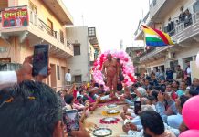 फागी कस्बे में आज आचार्य पुष्पदंत सागर जी महाराज के सुयोग्य शिष्य राष्ट्रीय संत आचार्य 108 श्री प्रज्ञा सागर जी महाराज स संघ का जयकारो के साथ हुआ भव्य मंगल प्रवेश