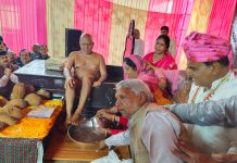 फागी कस्बे के पार्श्वनाथ चैताल्य में विराजमान आचार्य प्रज्ञा सागर जी महाराज ने कस्बे में स्थित सातों जिनालयों के दर्शन कर बढाई धर्म की महिमा