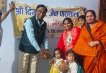 दिगंबर जैन पाठशाला डडूका में वसंतोत्सव पर दो बेटियों का नवप्रवेश