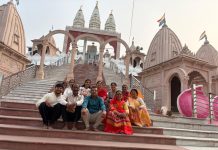 मदनगंज किशनगढ़ से रेल द्वारा बड़े बाबा (कुंडलपुर )के दर्शनार्थ हेतु यात्रियों का गया एक दल