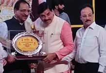 भगवान महावीर अलंकरण से समाज जन सम्मानित राजेश जैन दद्दू