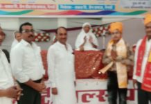 साधु संतों के चित्र देखने से मन में त्याग के भाव बनते हैं