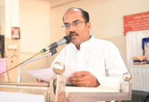 बदलते समय में बिखरते पारिवारिक मूल्य—एक मूक संकट