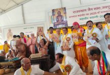 धर्म सभा में बरसी महावीर की वाणी शोभायात्रा में पहली बार चले 24 तीर्थंकरों के 24 स्वर्णिम आभा युक्त रथ –