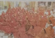 अग्रवाल बड़े जैन मंदिर में सामूहिक णमोकार महामंत्र जाप का विश्व शांति का संदेश दिया