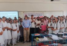 महावीर इंटरनेशनल गढ़ी परतापुर द्वारा पक्षियों के पेयजल प्रबंधन हेतु 500मिट्टी के सकोरे वितरित किए गए.