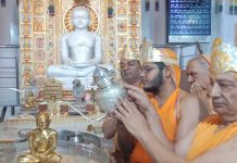 मानसरोवर एस .एफ. एस जैन मंदिर में अक्षय तृतीया के पावन पर्व दान दिवस पर ईक्षु रस का किया वितरण