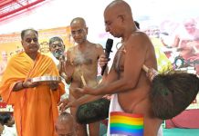 परतापुर में पूज्य अंतर्मना आचार्य श्री प्रसन्न सागरजी मुनीराज ने दीक्षा दान दिया.. गुरु की झोली में जो था वो सर्वस्व विश्व में नवमुनियों के हाथों बांट दिया